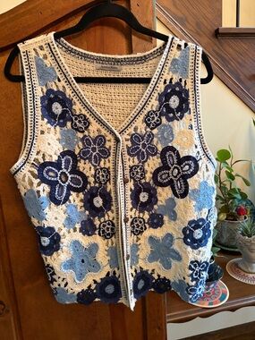 Woman's Knit Vest Large